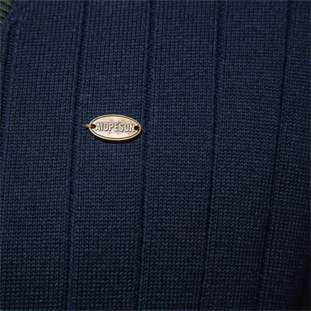 The Montecatini – Cardigan Boutonné Col V Homme
