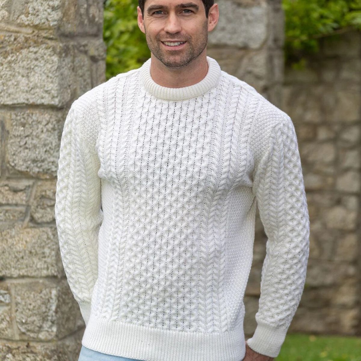 The Donegal Pull irlandais en maille torsadée pour homme style authentique et chaleureux