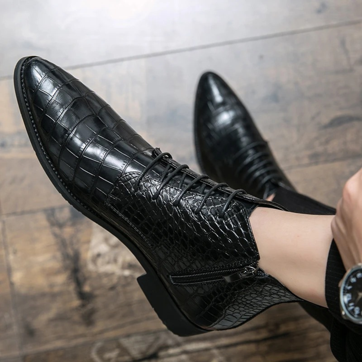 The Stromboli Bottines en Cuir à Motif Crocodile pour Homme – Noir