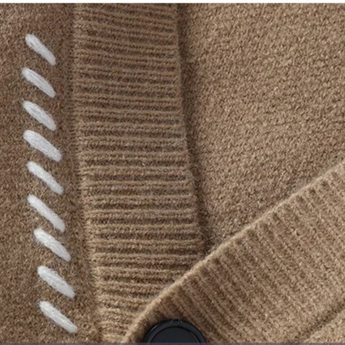 The Hawthorne – Cardigan Homme Cachemire Col V Détails Brodés